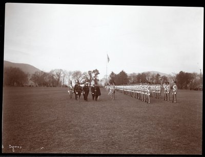 Gezicht op een militaire inspectie in West Point bij het bezoek van prins Louis van Battenberg, 1905 (zilveren gelatin afdruk) door Byron Company